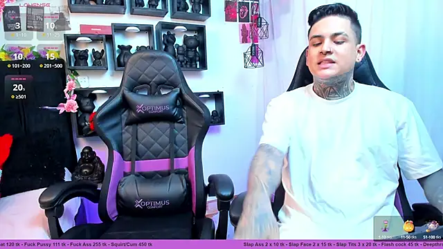 Snapshot of Sarahandzack chatting on 10-12-25, 04:50 Sarahandzack online show from 10-12-25, 04:50