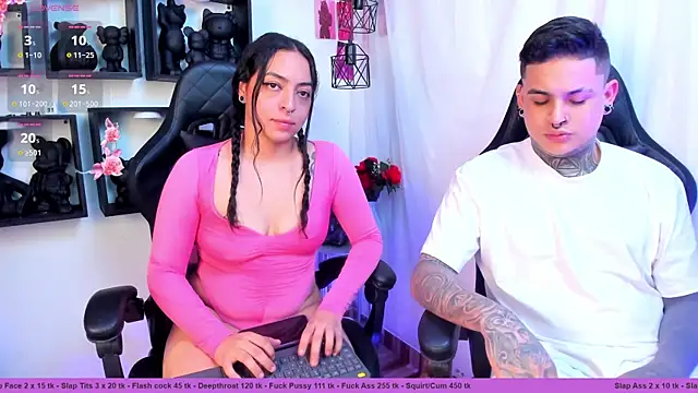 Snapshot of Sarahandzack chatting on 10-24-25, 01:35 Sarahandzack online show from 10-24-25, 01:35