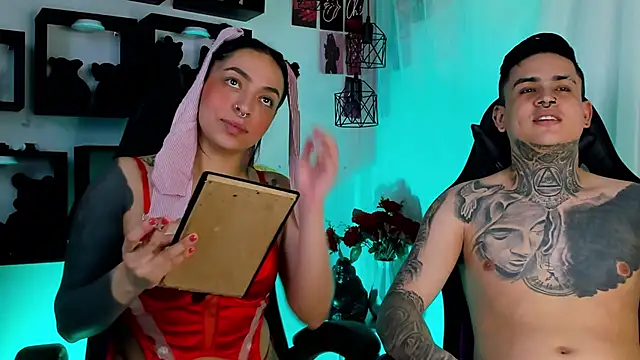 Snapshot of Sarahandzack chatting on 10-29-25, 06:53 Sarahandzack online show from 10-29-25, 06:53