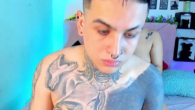 Snapshot of Sarahandzack chatting on 11-16-25, 06:41 Sarahandzack online show from 11-16-25, 06:41