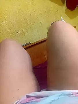 Snapshot of Ravena2290 chatting on 09-15-25, 06:41 Ravena2290 online show from 09-15-25, 06:41