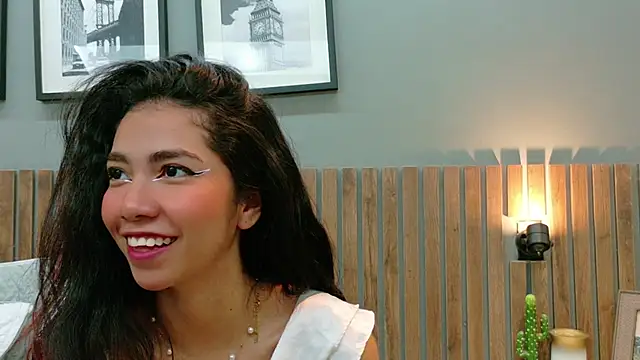 Snapshot of luna_roja25 chatting on 11-12-25, 01:22 luna roja25 online show from 11-12-25, 01:22