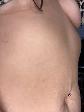 Snapshot of tianastone_ chatting on 10-11-25, 03:28 tianastone online show from 10-11-25, 03:28