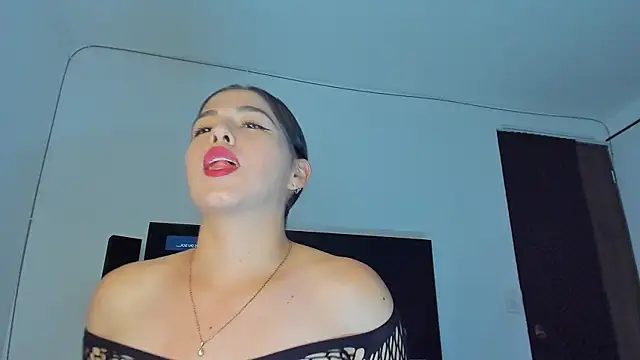 Snapshot of tianastone_ chatting on 12-18-25, 03:01 tianastone online show from 12-18-25, 03:01