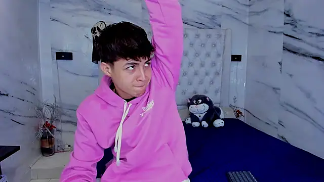 Ari and Storm online show from 02-03-26, 03:06