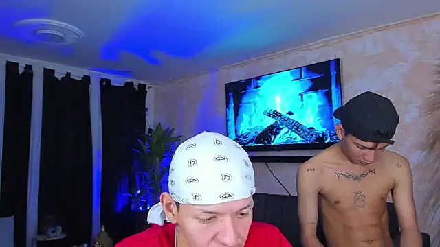 Snapshot of Marcus_and_Tony chatting on 09-26-25, 04:05 Marcus and Tony online show from 09-26-25, 04:05