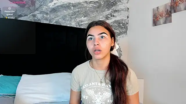 KimberlyLoren online show from 10-28-25, 01:36