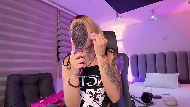 SkyThompson online show from 11-29-25, 05:21