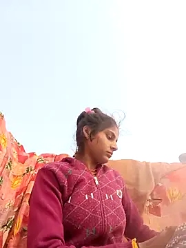 Snapshot of Jyoti_thakurr chatting on 11-20-25, 02:45 Jyoti thakurr online show from 11-20-25, 02:45