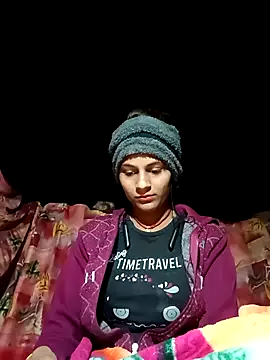 Snapshot of Jyoti_thakurr chatting on 11-22-25, 10:20 Jyoti thakurr online show from 11-22-25, 10:20