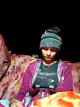 Snapshot of Jyoti_thakurr chatting on 11-28-25, 10:34 Jyoti thakurr online show from 11-28-25, 10:34