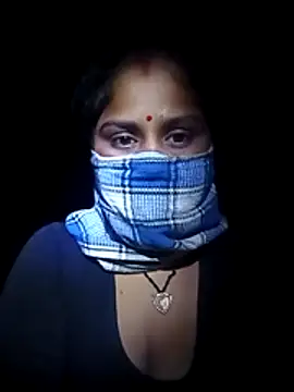 Snapshot of Sheema_tyagi chatting on 10-21-25, 10:43 Sheema tyagi online show from 10-21-25, 10:43