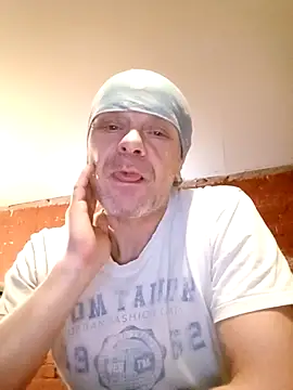 Kuba Gd online show from 09-27-25, 01:54