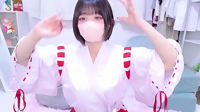 Hinata Sun online show from 01-16-26, 11:58