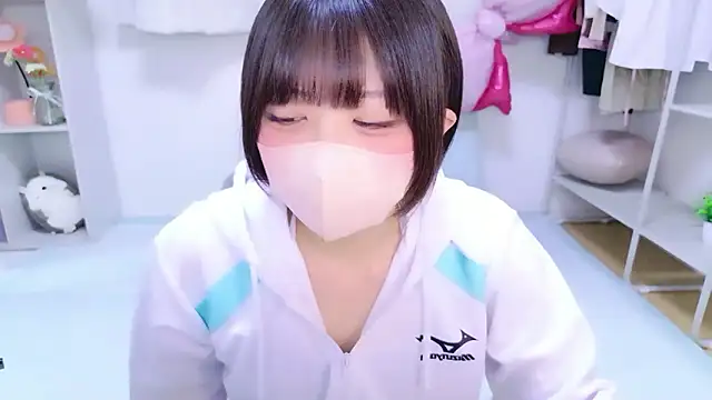 Hinata Sun online show from 04-27-26, 11:52