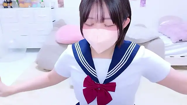 Hinata Sun online show from 06-18-26, 12:53