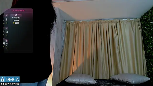 Kiara Zahiri   online show from 09-19-25, 11:11