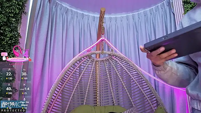 Kiara Zahiri   online show from 10-10-25, 11:09