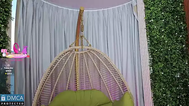 Kiara Zahiri   online show from 11-01-25, 10:50