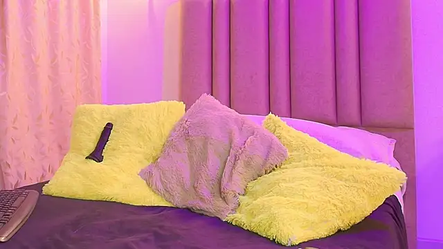 camilo nom online show from 09-13-25, 04:23