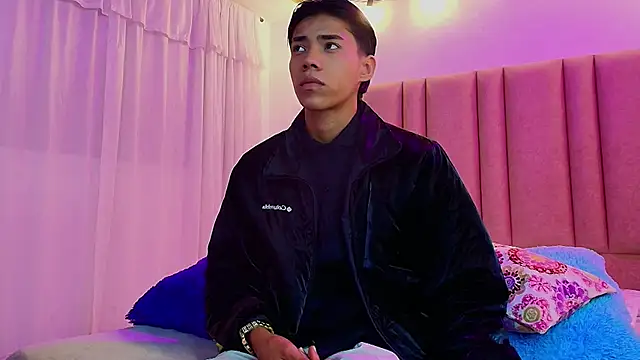 camilo nom online show from 10-26-25, 04:07