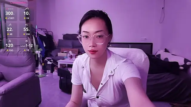 Snapshot of Linbaibai chatting on 10-14-25, 04:52 Linbaibai online show from 10-14-25, 04:52