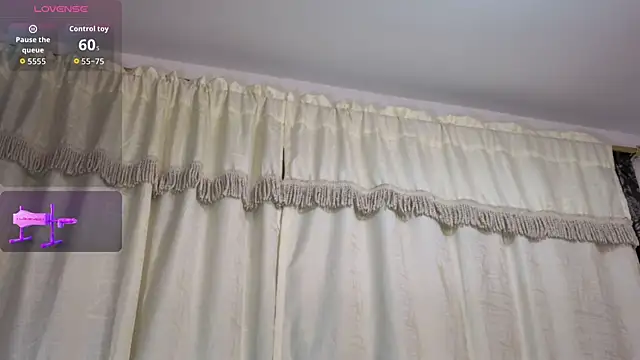 Snapshot of mariangellive chatting on 10-13-25, 05:29 mariangellive online show from 10-13-25, 05:29