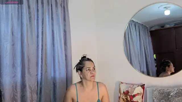 Snapshot of mariangellive chatting on 01-18-26, 10:24 mariangellive online show from 01-18-26, 10:24