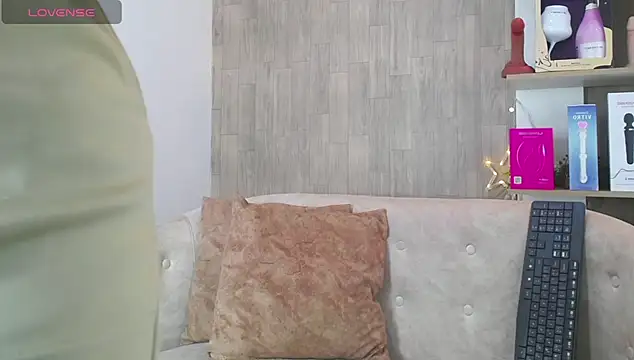 cortney tayler online show from 11-13-25, 07:02