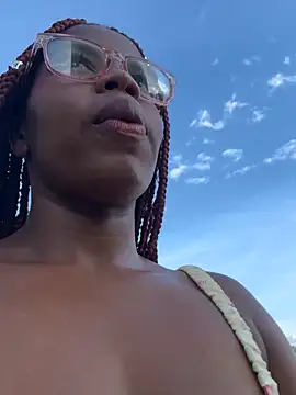 Snapshot of Sweet-Jade chatting on 09-13-25, 09:25 Sweet-Jade online show from 09-13-25, 09:25