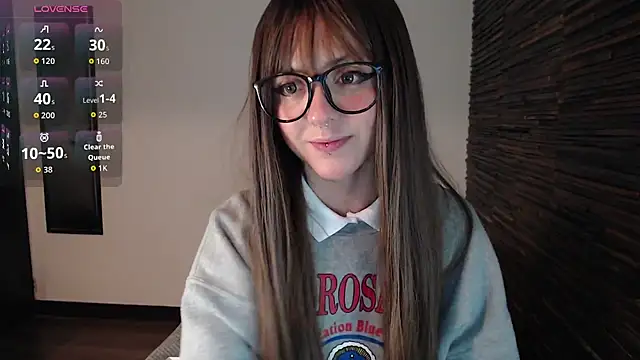 Snapshot of babedooll chatting on 10-11-25, 10:36 babedooll online show from 10-11-25, 10:36