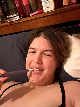 IssadoraaPink online show from 10-02-25, 05:20