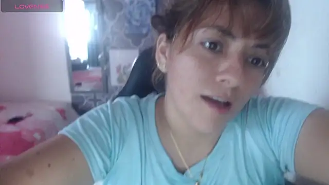 Snapshot of karamirror_ chatting on 10-22-25, 06:51 karamirror  online show from 10-22-25, 06:51