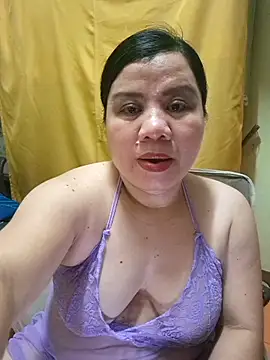 Snapshot of hotlyn45 chatting on 10-20-25, 09:04 hotlyn45 online show from 10-20-25, 09:04