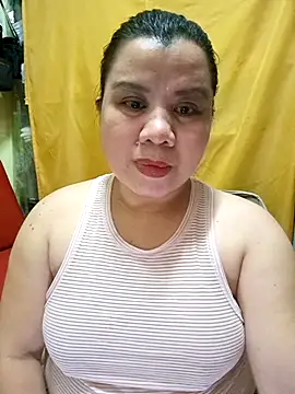 Snapshot of hotlyn45 chatting on 10-22-25, 01:44 hotlyn45 online show from 10-22-25, 01:44