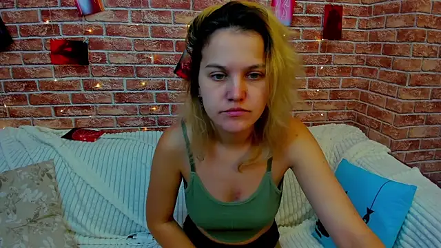 Snapshot of Hot___Jess chatting on 09-10-25, 03:17 Hot Jess online show from 09-10-25, 03:17