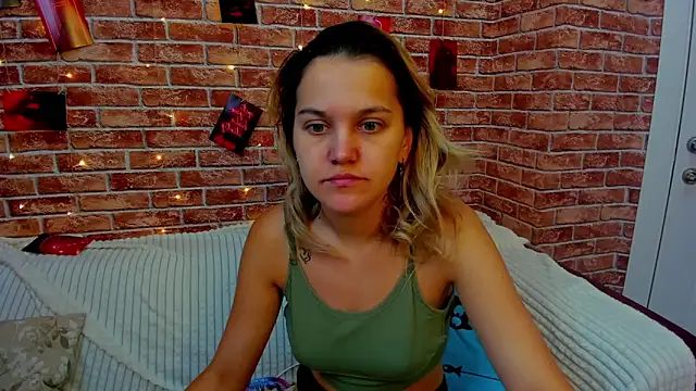 Snapshot of Hot___Jess chatting on 09-11-25, 02:33 Hot Jess online show from 09-11-25, 02:33