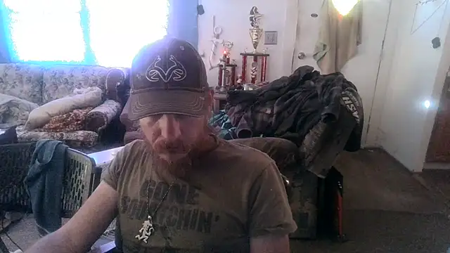 Poundtown1226 online show from 09-18-25, 06:10