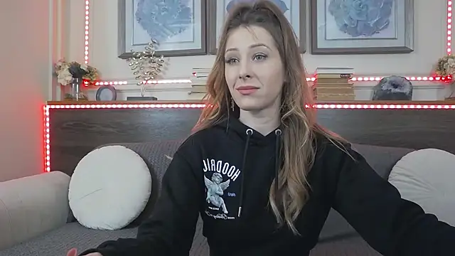 Snapshot of MuseDollX chatting on 01-06-26, 06:44 MuseDollX online show from 01-06-26, 06:44