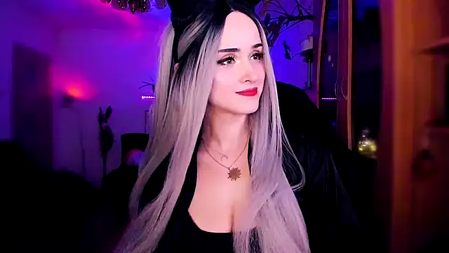 MistressJolie online show from 01-08-25, 12:28