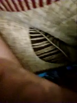 Snapshot of luisvL chatting on 11-07-25, 08:25 luisvL online show from 11-07-25, 08:25