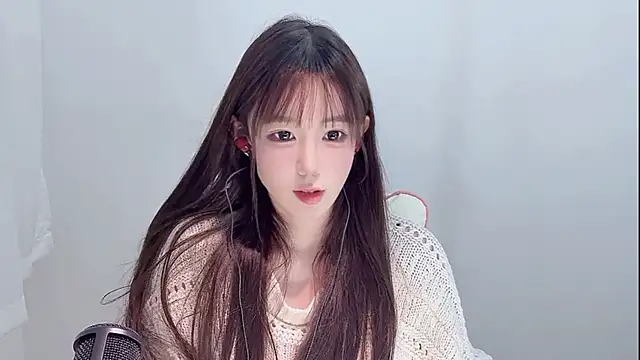 Xiao-runbao online show from 10-23-25, 02:05