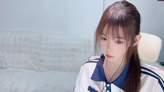 Xiao-runbao online show from 11-16-25, 12:22