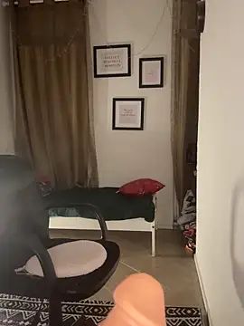 Snapshot of -RAHELA- chatting on 11-28-25, 06:21 -RAHELA- online show from 11-28-25, 06:21