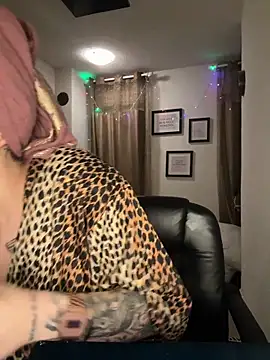 Snapshot of -RAHELA- chatting on 12-15-25, 03:49 -RAHELA- online show from 12-15-25, 03:49