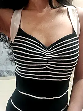 Snapshot of Daizy_Shah chatting on 09-20-25, 02:51 Daizy Shah online show from 09-20-25, 02:51