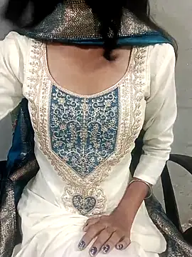 Snapshot of Daizy_Shah chatting on 05-08-26, 11:21 Daizy Shah online show from 05-08-26, 11:21