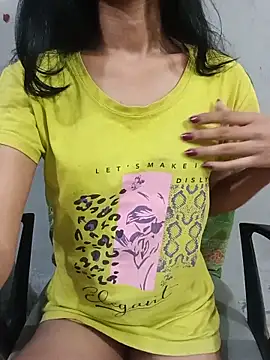 Snapshot of Daizy_Shah chatting on 05-15-26, 06:26 Daizy Shah online show from 05-15-26, 06:26