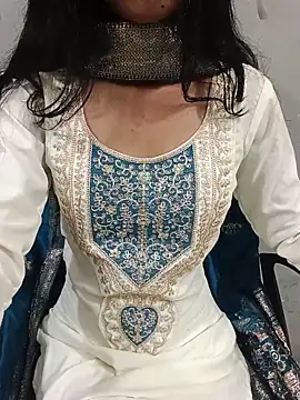 Snapshot of Daizy_Shah chatting on 05-16-26, 02:38 Daizy Shah online show from 05-16-26, 02:38
