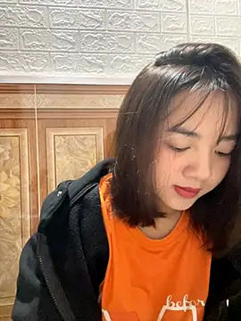 Lonnina online show from 10-27-25, 01:53